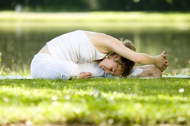 Dýchací cvičení a meditace jako doplněk k domácímu léku na nachlazení